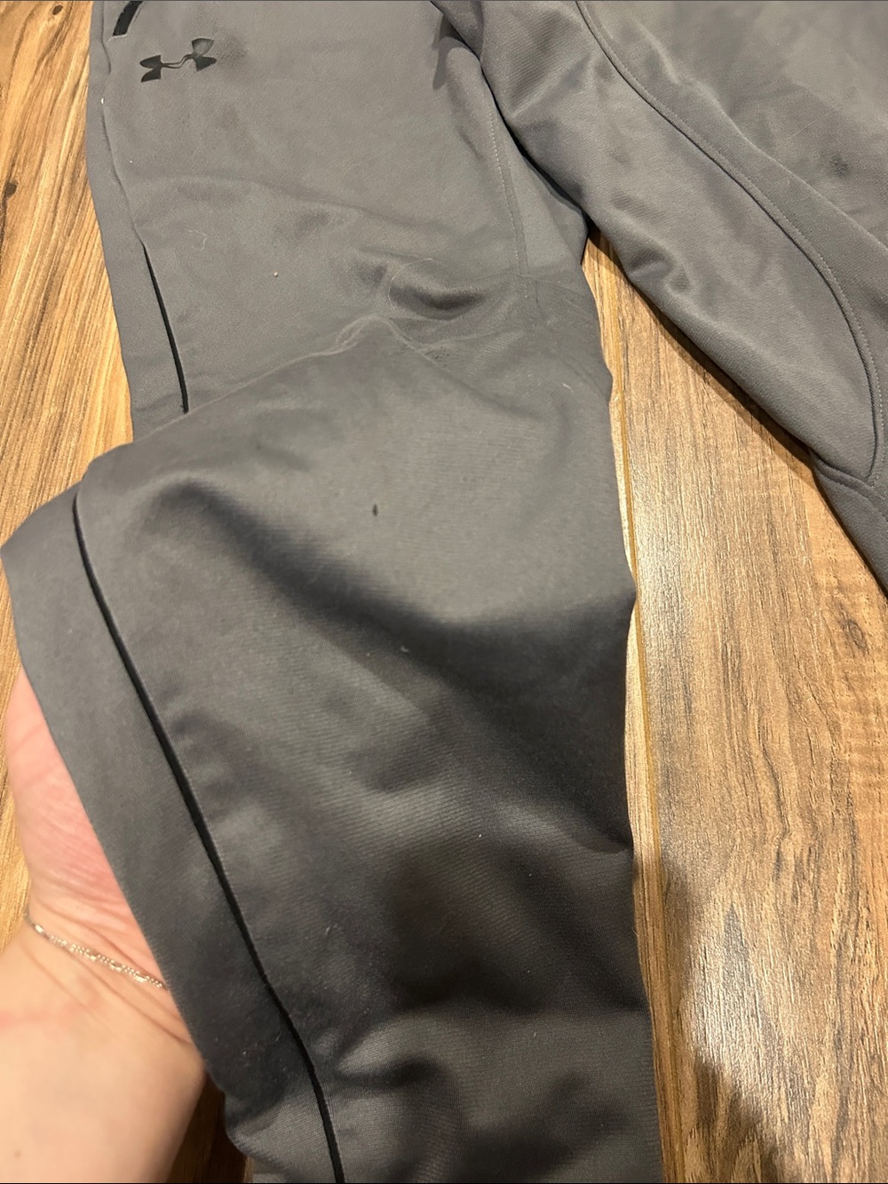 Under Armour kids Dark Gray Performance Joggers - Picture 2 of 2